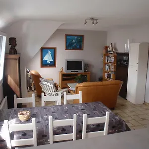 20 De Kerlosquen Apartment